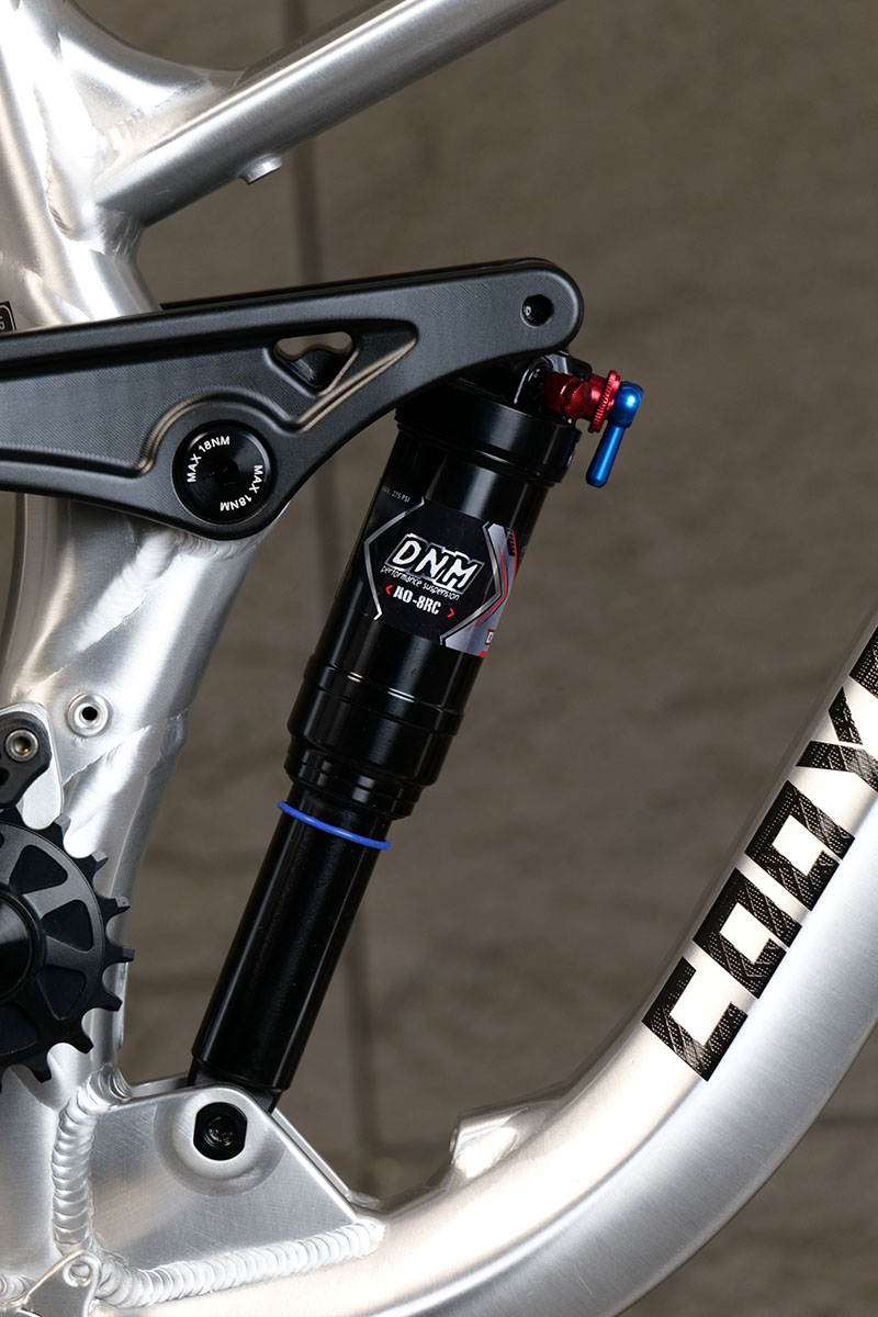 Full Suspension Frame FR/DH/AM - đánh giá và giá Mountain Biking Jumps